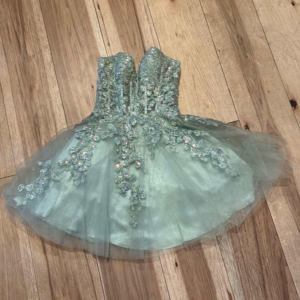 Homecoming dress small